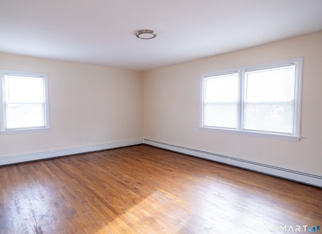 Building Photo - 51 View St W