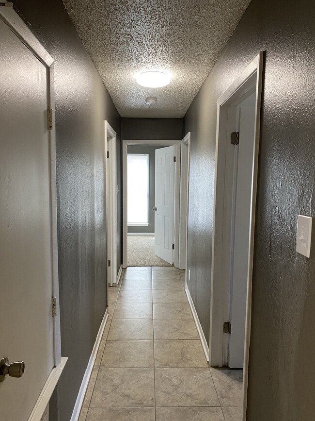 Building Photo - 2316 Carley St