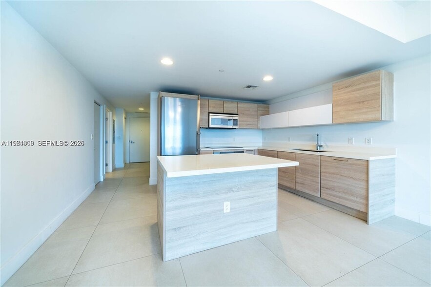 Building Photo - 16385 Biscayne Blvd