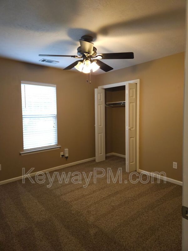 Building Photo - 641 Ventana Dr