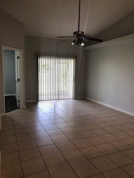 Building Photo - 4120-4122 SW 7th Pl