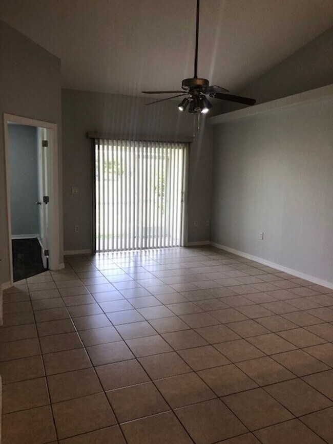 Building Photo - 4120-4122 SW 7th Pl