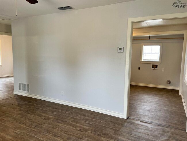 Building Photo - 202 FM 367