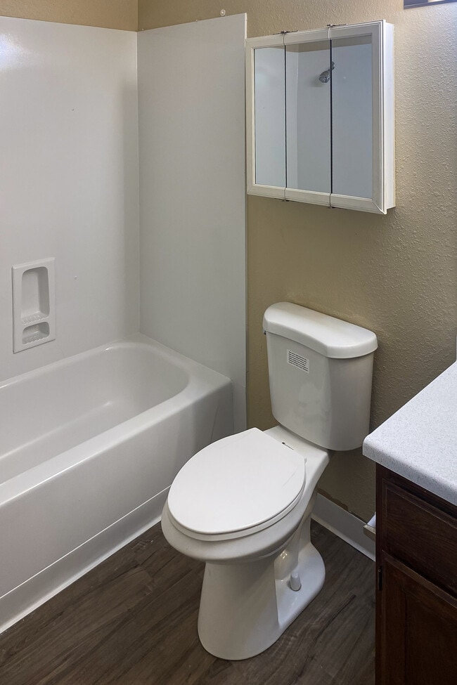 Building Photo - 1335 Ortiz Dr SE