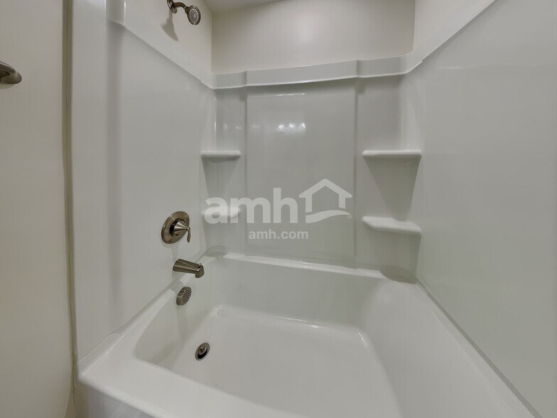 Building Photo - 3264 Brierhill Rd