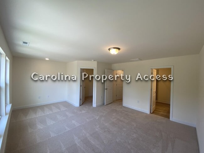 Building Photo - 130 Channel Drop Dr