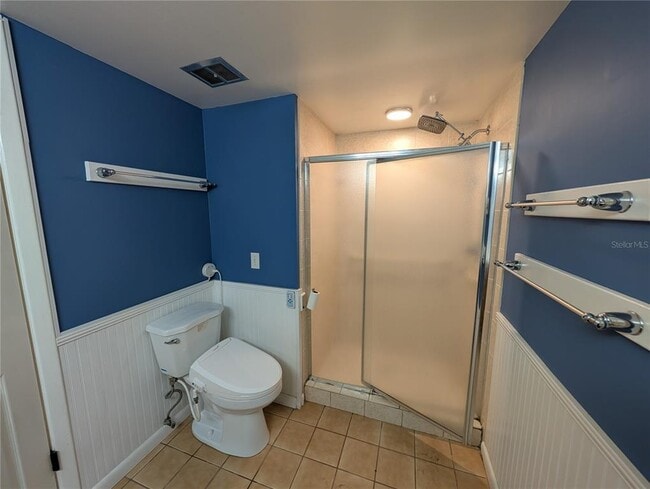 Building Photo - 1117 Lakemont Dr