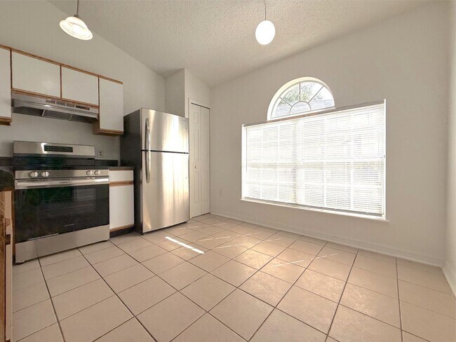 Building Photo - 3/2 Home with a 1-Car Garage in Apopka