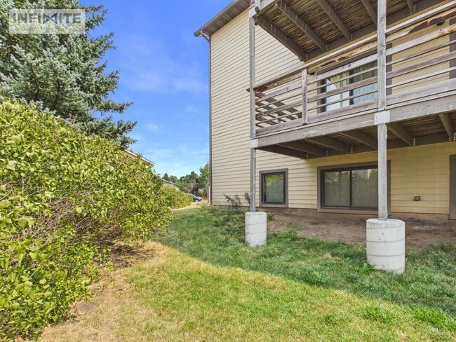 Building Photo - 215 S 18th Ave