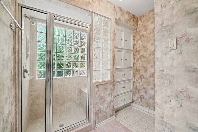 Building Photo - 14707 Treborway Dr