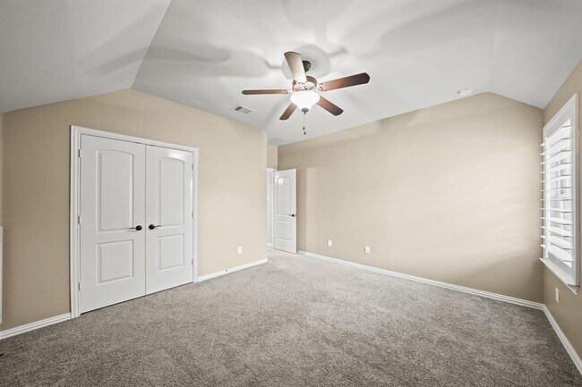 Building Photo - 28223 Red Shady Oaks Dr