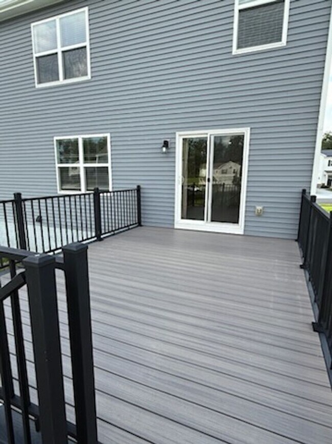Building Photo - 7980 Uplands Dr