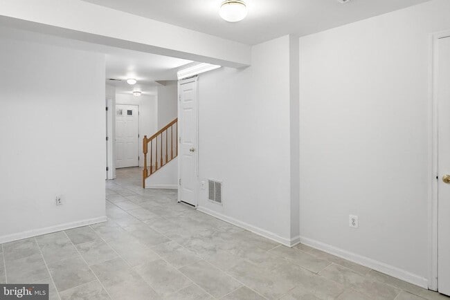 Building Photo - 7858 Seafarer Way