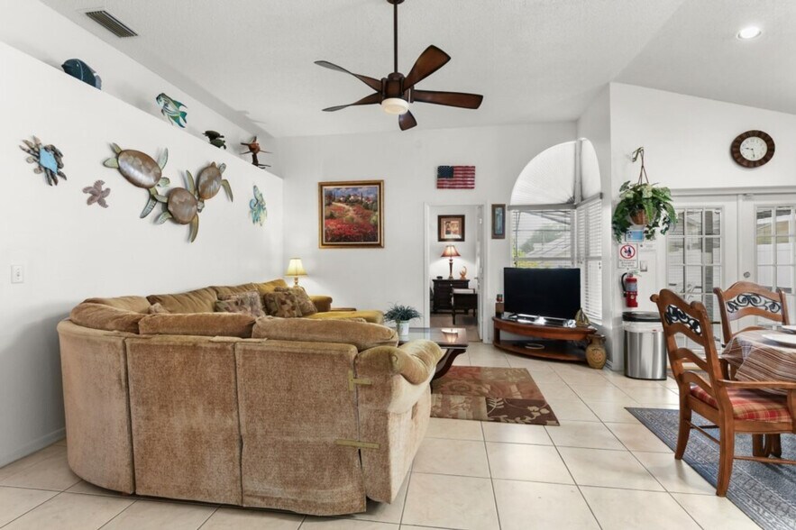 Primary Photo - 2966 Viscount Cir