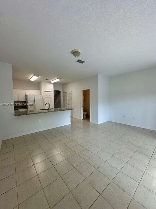 Building Photo - 10760 NW 82nd Terrace