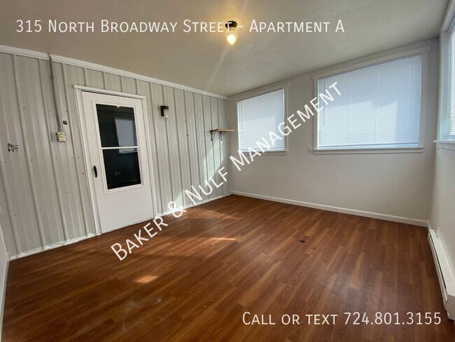 Building Photo - 315 N Broadway St