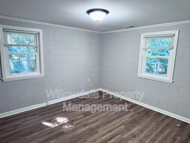 Building Photo - 3120 Tuckaway Dr