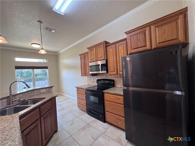 Building Photo - 2536 Mugho Dr