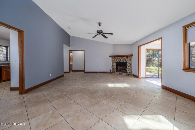 Building Photo - 909 Brookside Dr