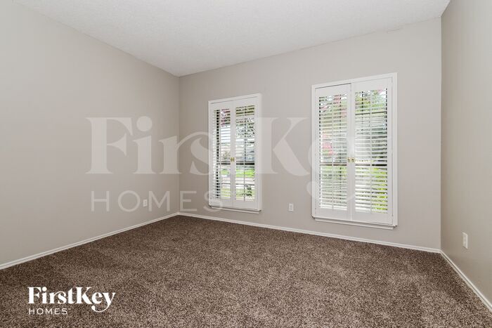 Building Photo - 1729 Creek Valley Rd