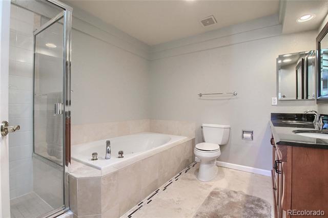 Building Photo - 5062 E Cherry Creek S Dr