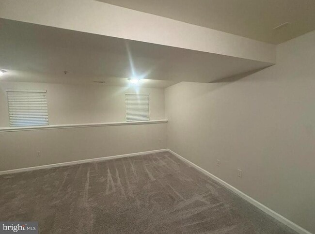 Building Photo - 225 Foxmanor Ln