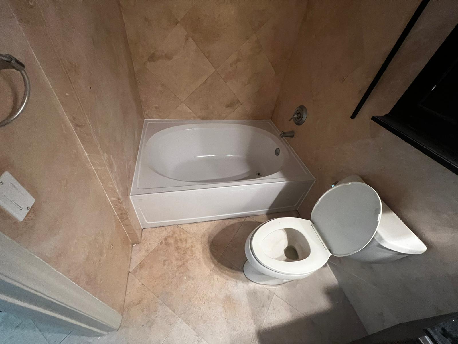 Building Photo - 1011 Villa Ln