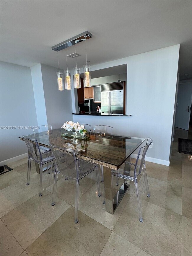 Building Photo - 1331 Brickell Bay Dr