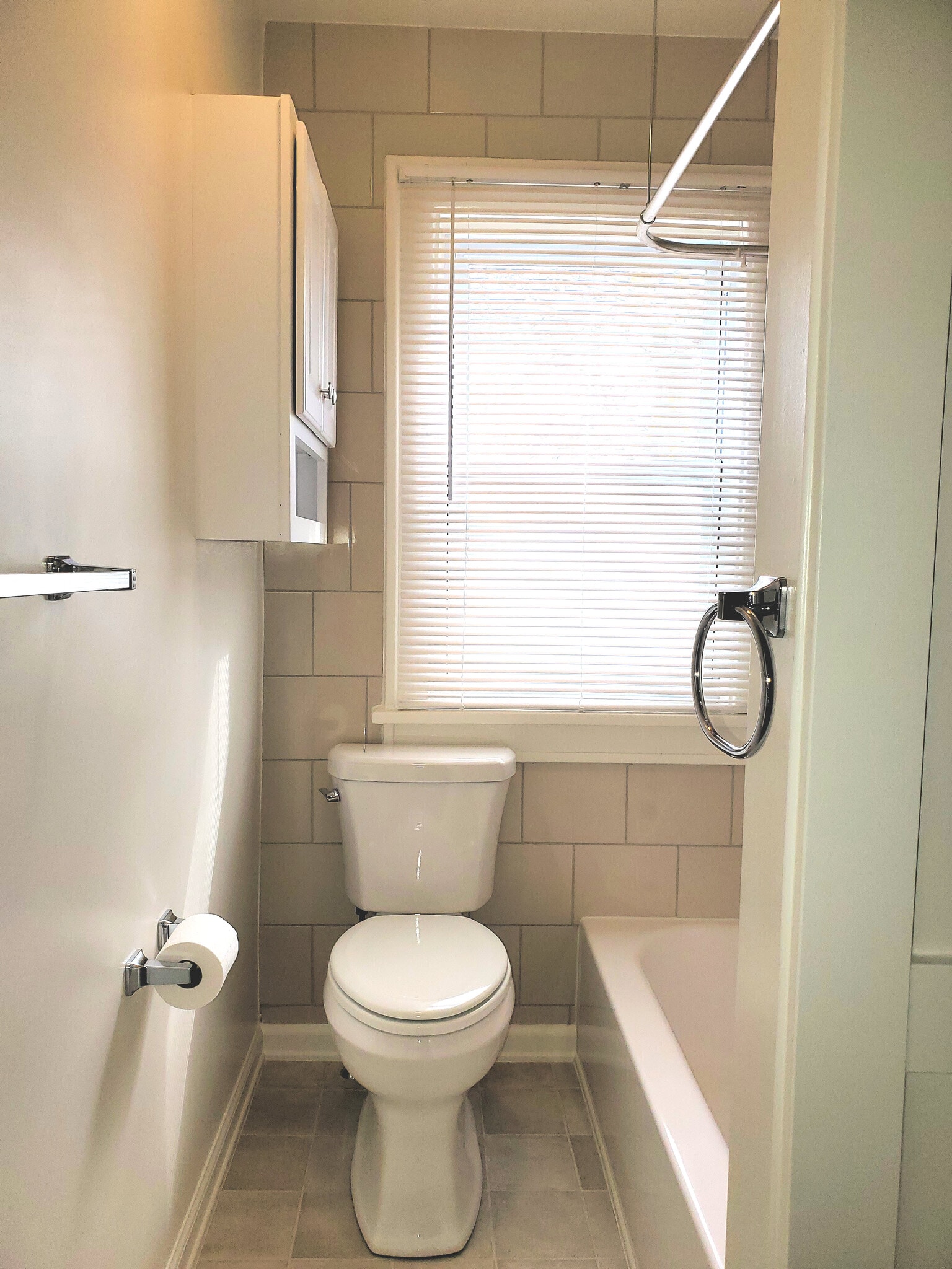 Building Photo - 115 W North Broadway St