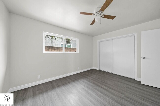 Building Photo - "Charming 2-Bed Sanctuary in the Heart of Downey – Your Ideal Urban Retreat Awaits!"