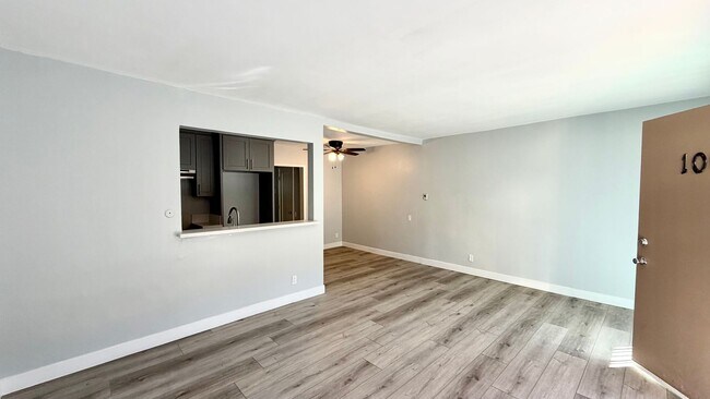 Building Photo - Beautifully Remodeled 2 Bed / 2 Bath Apartment – Modern Finishes | Open Layout | Van Nuys