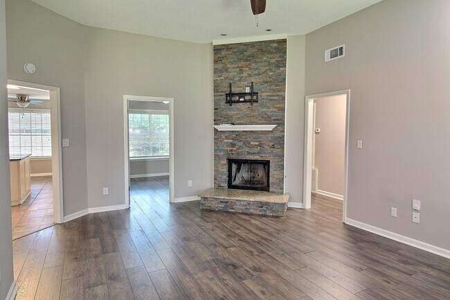 Building Photo - 244 Saybrook Cove