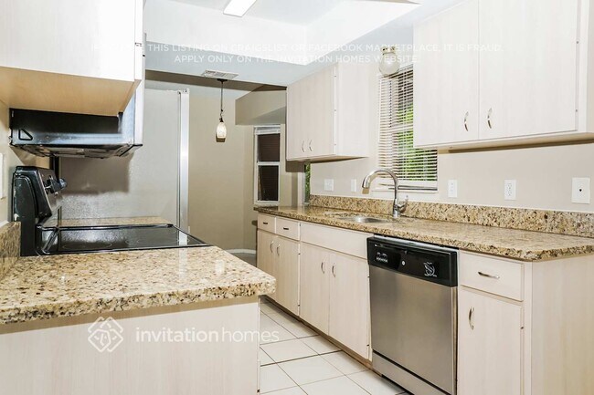 Building Photo - 756 Leeward Rd