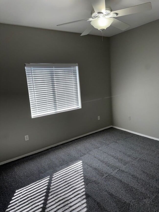 Building Photo - 2-BEDROOM, COND IN LAS VEGAS