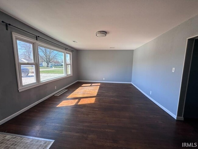 Building Photo - 1012 W Haines Ave