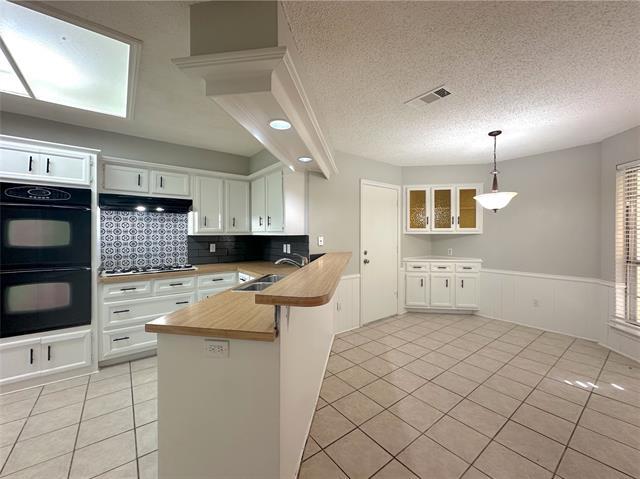 Building Photo - 1706 Hanover Dr