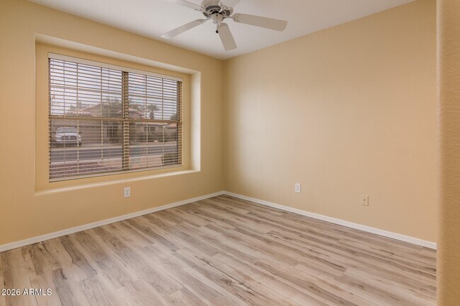 Building Photo - 12566 W Palm Ln