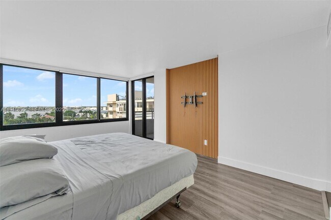 Building Photo - 3589 S Ocean Blvd