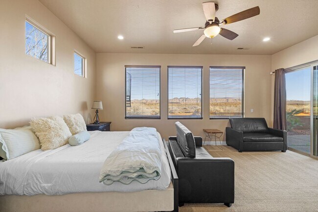 Building Photo - Sand Hollow Sunrise