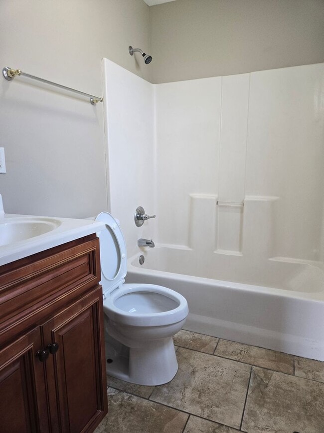 Building Photo - 2 Bedroom, 2 Bath w/ Washer&Dryer Included!