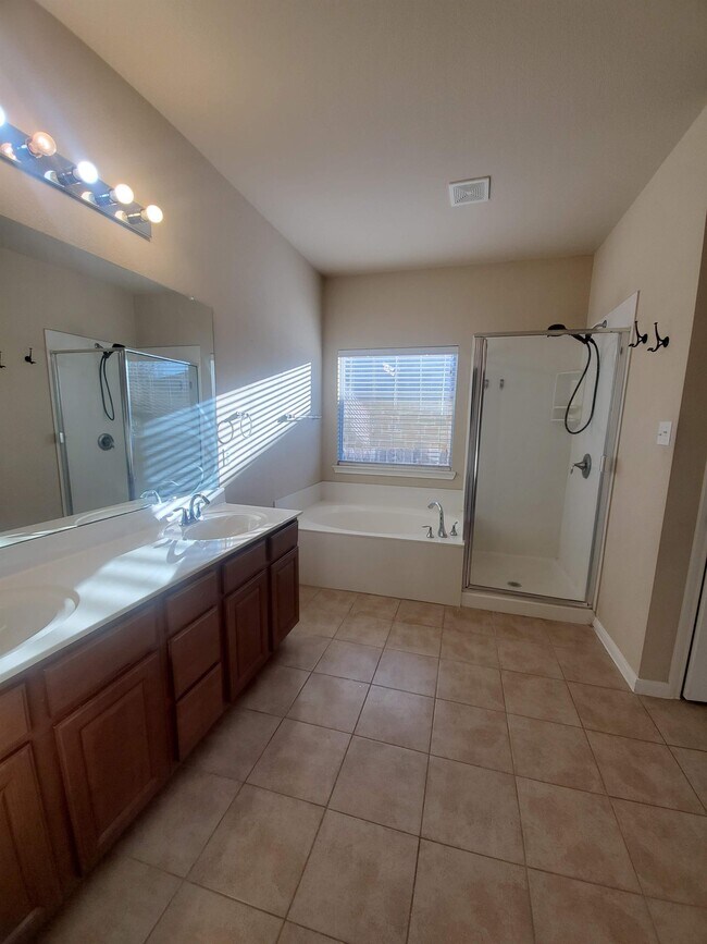 Building Photo - 501 Dinge Bay Dr