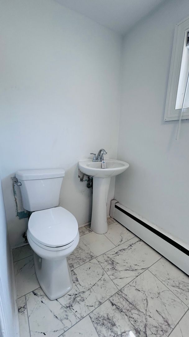 Building Photo - HAMPTON - BEAUTIFULLY UPDATED HOME