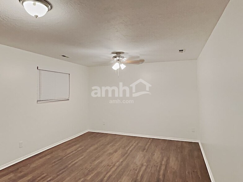 Building Photo - 514 W 150 S