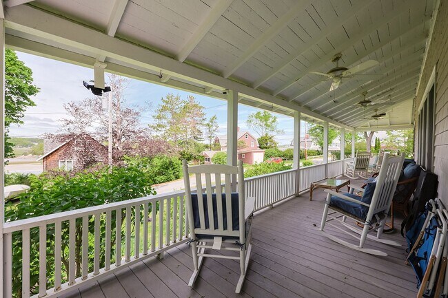 Building Photo - Winter Rental with Views of the Annisquam ...