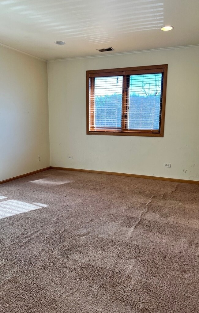 Building Photo - 5140 Shadow Creek Dr