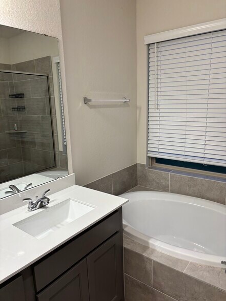 Building Photo - 18522 Wolf Mountain Ln