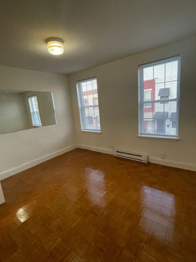 Building Photo - Beautiful 2BR home in Port Richmond