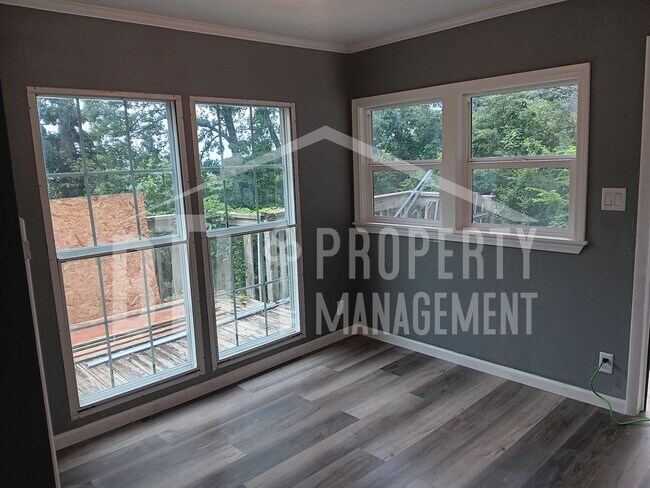 Building Photo - Peaceful Home in the Indian Point Area