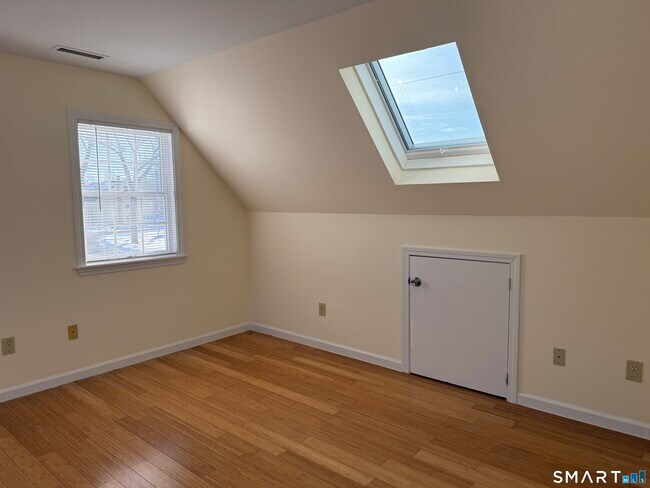 Building Photo - 29 Sherwood Terrace