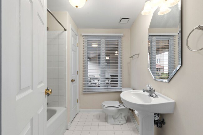 Building Photo - Rare Waterfront Condo in Anchor Point – 3B...